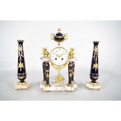 路易十六風格的瓷器壁爐裝飾