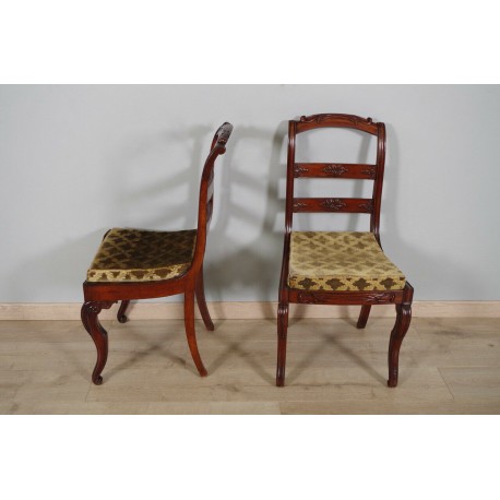 一對印有 Veuve Grange 和 Bétout 的椅子