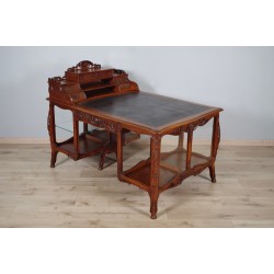 路易十五風格的書桌，1900年胡桃籽