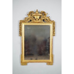 路易十六鍍金木鏡，十八世紀山牆飾