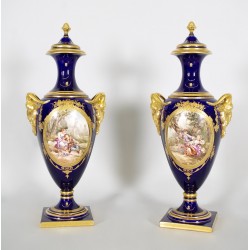 古斯塔夫·阿什（Gustave Asch）：一對塞夫爾風格的瓷瓶