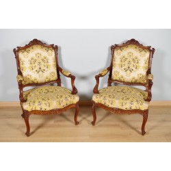 一對路易十五風格的扶手椅胡桃木 1900